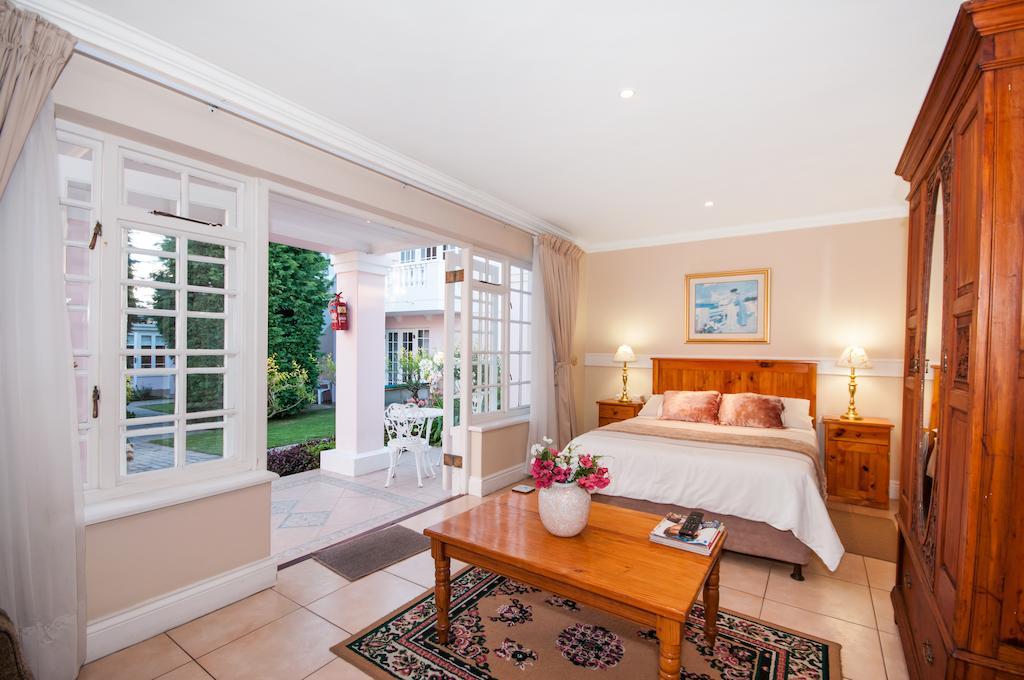 Heugh Road Guest House Port Elizabeth Ruang foto